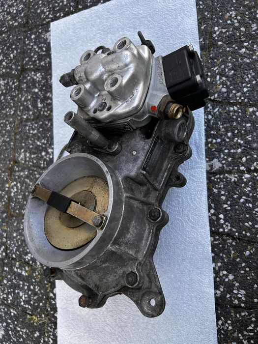 Mercedes 190 w201 K-Jet Regulator EHA Rozdzielacz Paliwa