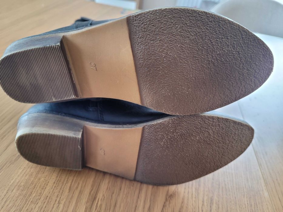 Nowe skórzane kozaki Reserved 37.