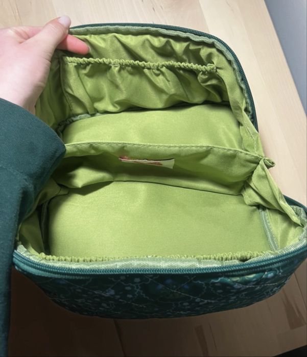 Piekna nowa kosmetyczka