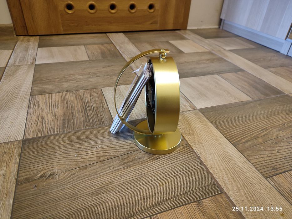 Nowy złoty zegar stojący 18.5 cm