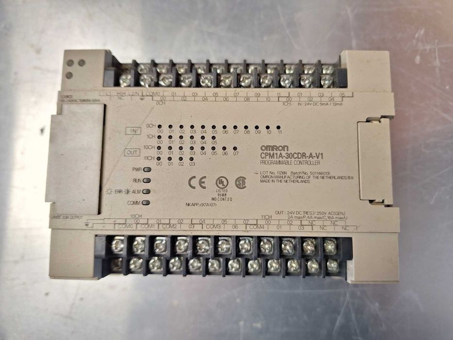 Plc Omron modelo CPM1A-30CDR-A-V1