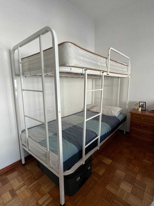 Vendo beliche de estrutura metálica em aço reforçado, bastante resistente e estável.