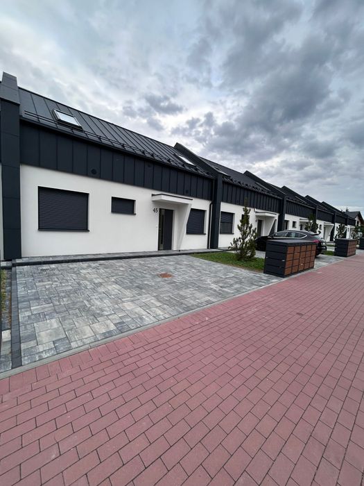 Nowy dom szeregowy 96m² Zduńska Wola – pompa ciepła, 4 sypialnie