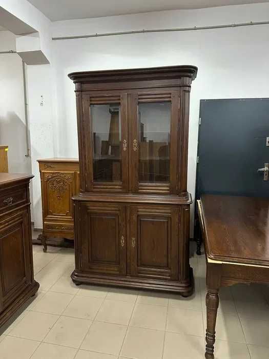 Dębowy zestaw: komoda ,witryna, stół +6 krzeseł. Możliwy transport