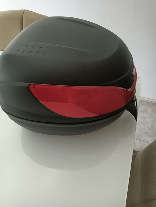 Vendo baú para moto