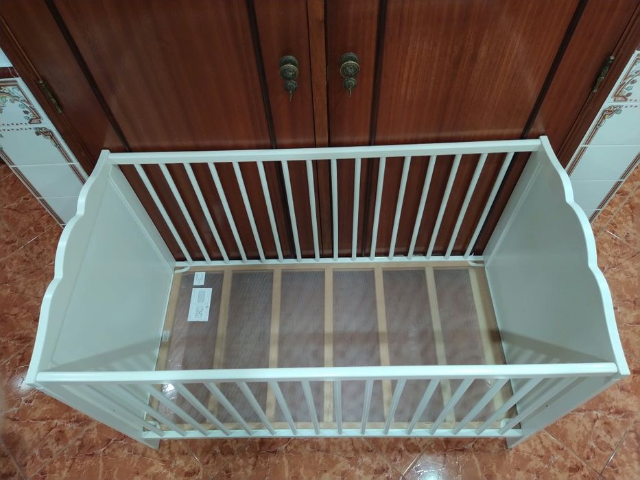 Berço cama para bebé IKEA casa quarto apartamento vivenda carro cozinha escritório gabinete sala.