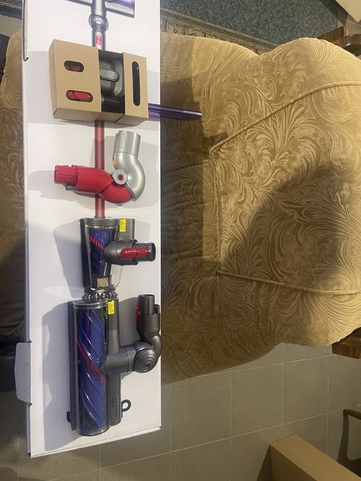 Пилисос dyson v15 origin . Новий.