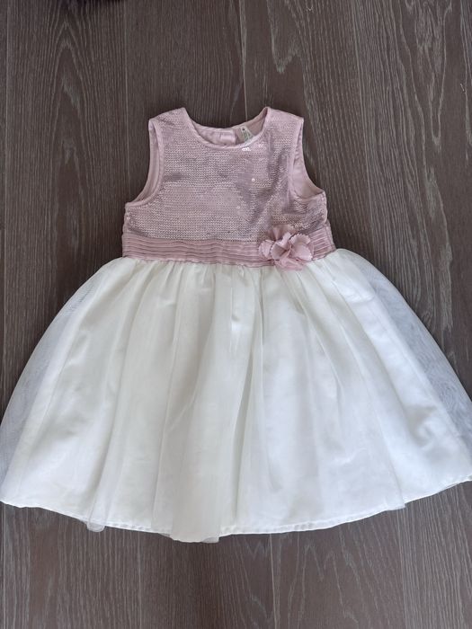 Платье на 4-5 лет