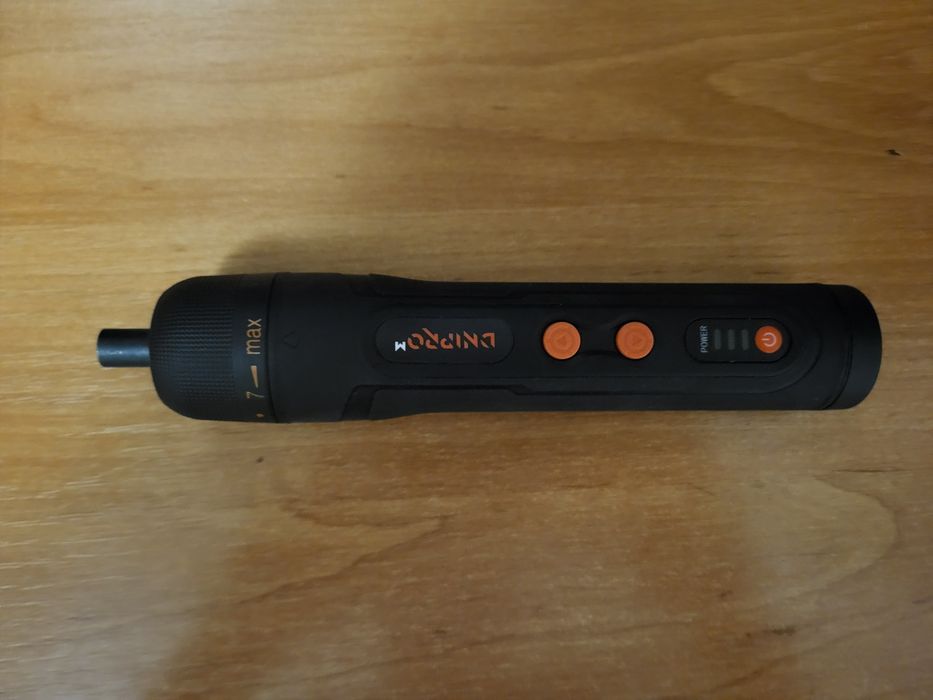 Аккумуляторная отвертка Dnipro-M CSD-40 X