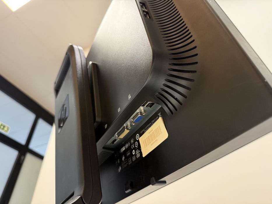 Monitor HP 22” compaq LA2205wg