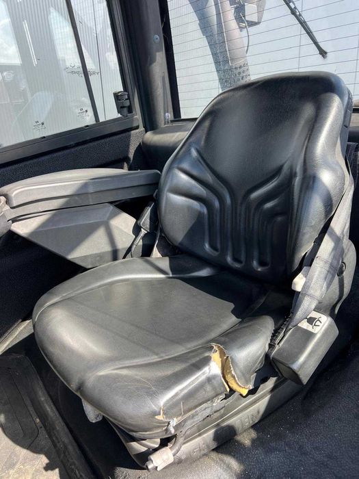 Wózek widłowy LINDE H40D, 2010 rok, Triplex, wolny skok.