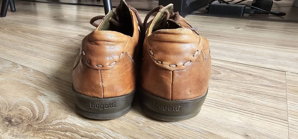 Bugatti skórzane męskie buty rozmiar 43 wkładka 28,5cm używane