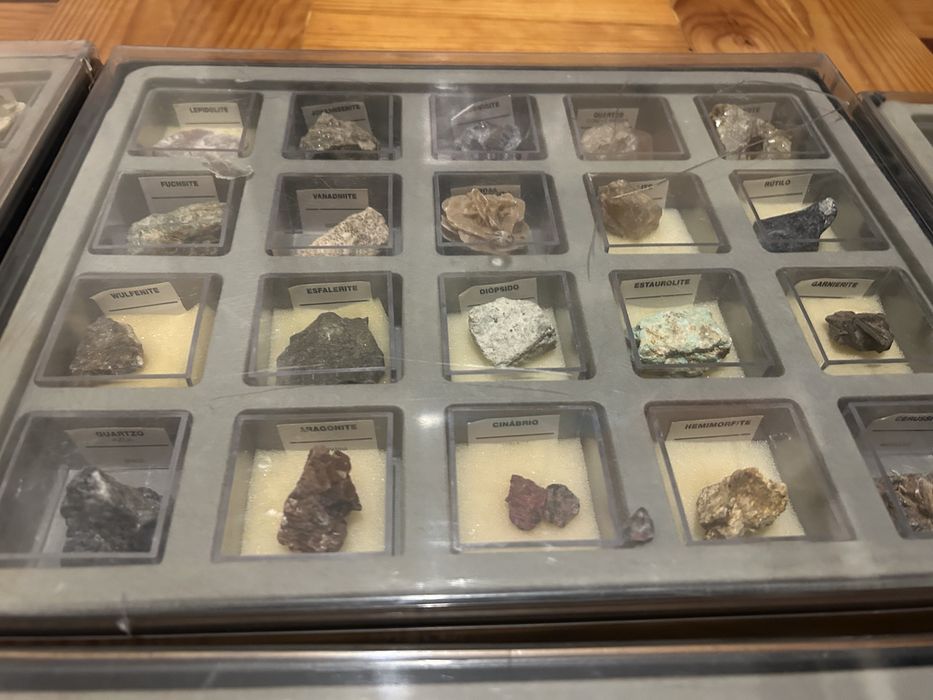 Coleção de Minerais e Pedras Preciosas