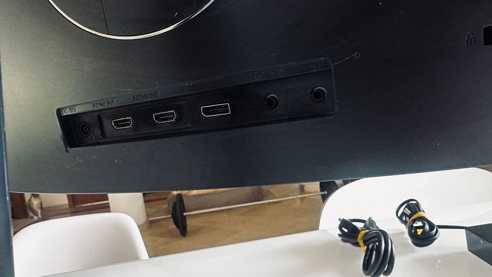 Samsung C24FG73FQU 24" Curved QLED Gaming Monitor 144Hz FreeSync