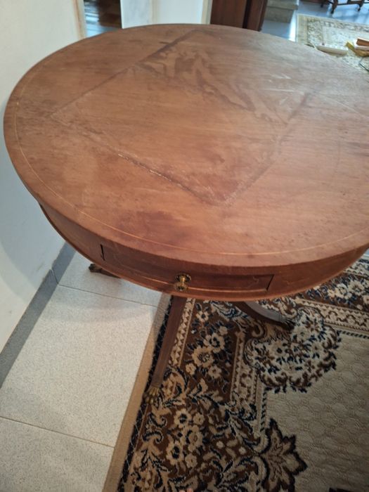 Mesa redonda para restauro pés de galo gavetas