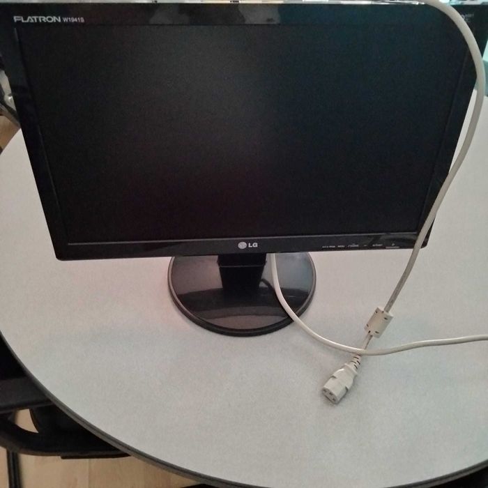 LG Computer Monitor64739566619779122