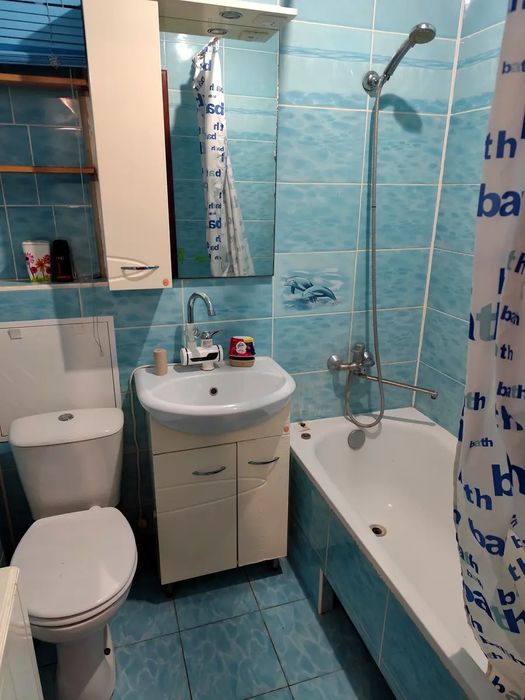 1-кімнатна з меблями і технікою, можна 1-2 хлопці