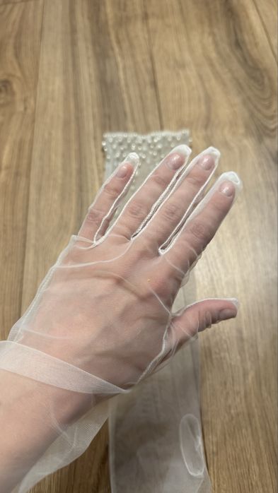 Koronkowe rekawiczki  z perłami do slubu