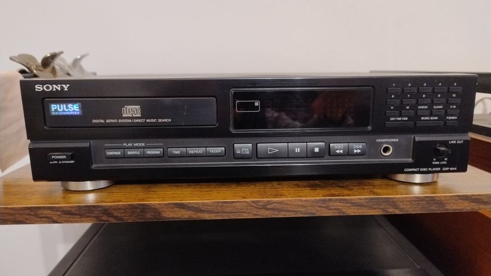 Leitor Sony CDP-M44445252308252108801