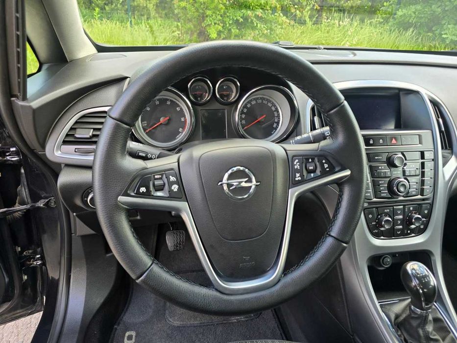 Продам  Opel Astra 2013. Можна в розстрочку, під викуп.