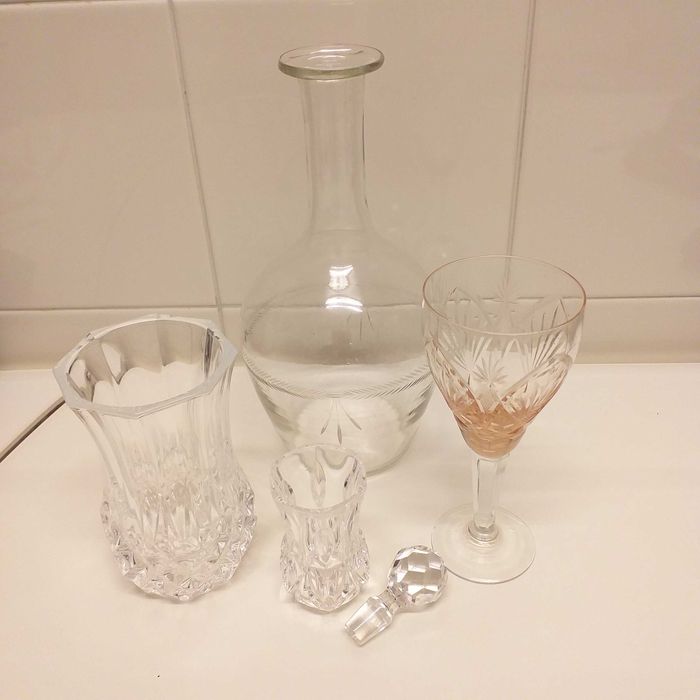 Cristais e vidros antigos diversos, 5 peças
