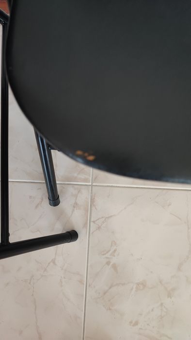 Cadeiras pretas dobráveis