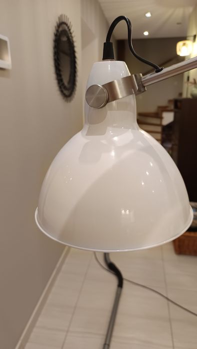 Lampa ścienna  metalowa.
