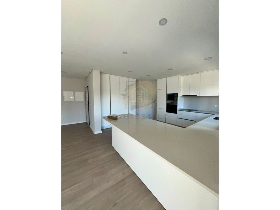 Apartamento T2 Em brejos de Azeitão com varanda