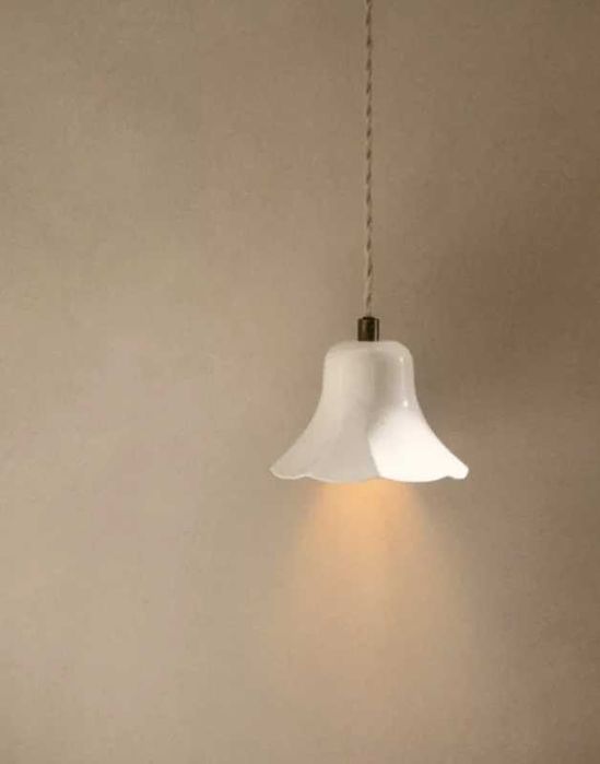 Lampa ceramiczna w kształcie Kwiatu Zara Home