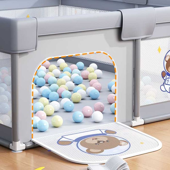 Дитячий ігровий манеж Playpen 180 х 120 см з дверцятами на блискавці