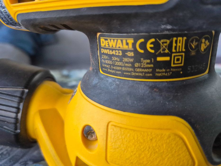 Szlifierka oscylacyjna mimośrodowa DEWALT