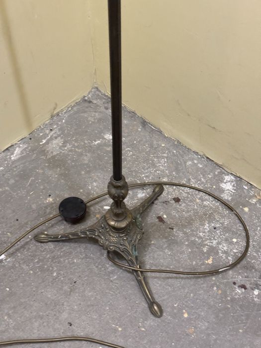 Stara lampa mosiężna