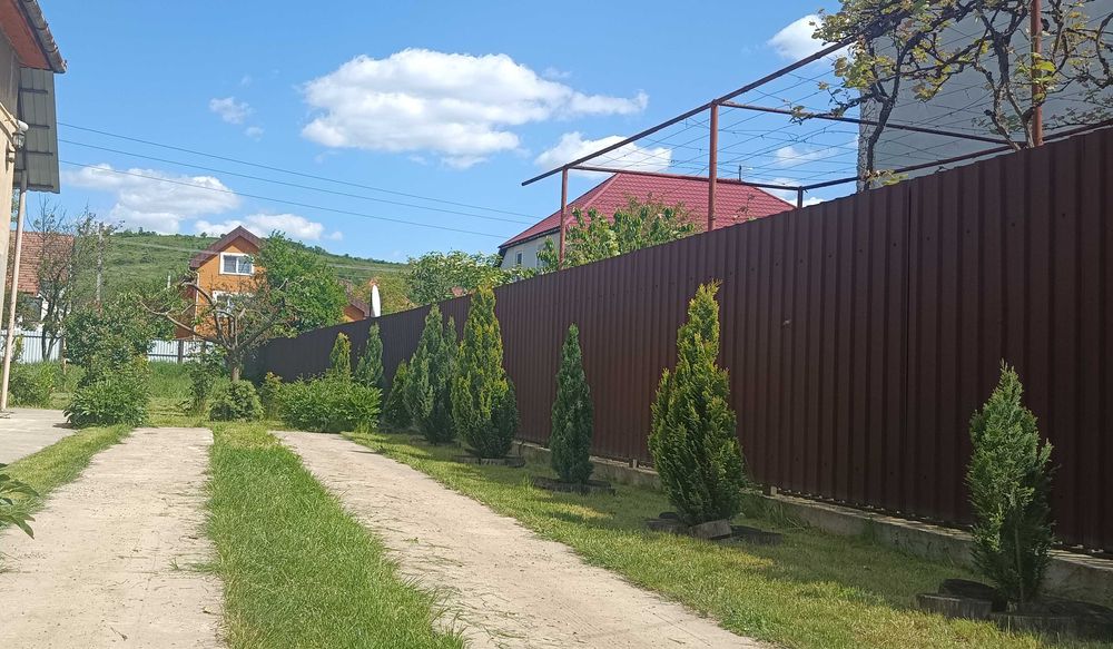 3 кімнати (з окремими санвузлами) у будинку без господарів побл. басей