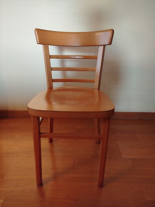 Mesa e 4 cadeiras em madeira de Faia