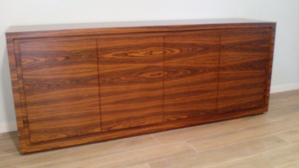 Aparador 4 portas Pau Ferro