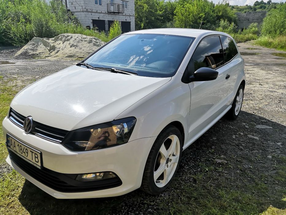 Автомобіль Wolksvagen Polo 2017 рік 1.2 TSI бензин машина хетчбек фольцваген поло білий колір офіціал