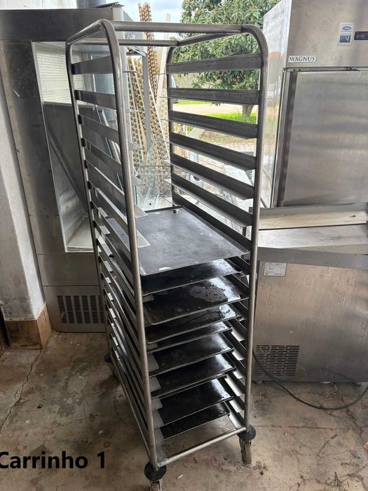 Carrinho Tabuleiros 1