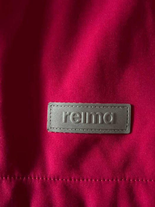Продаю демісезонну куртку Reima Softshell Vantti для дівчинки.