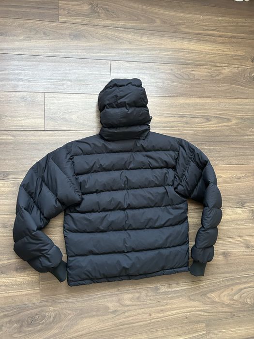 Жіноча куртка пуховик Mountain hardwear