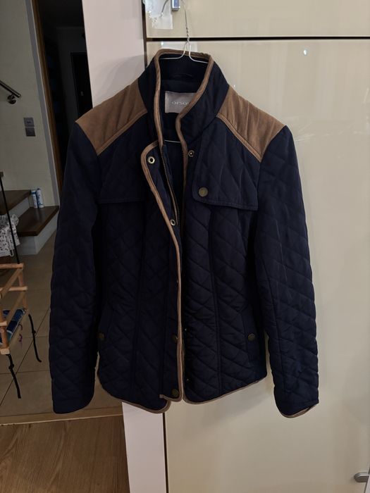 Granatowa wiosenna kurtka pikowana Orsay 38