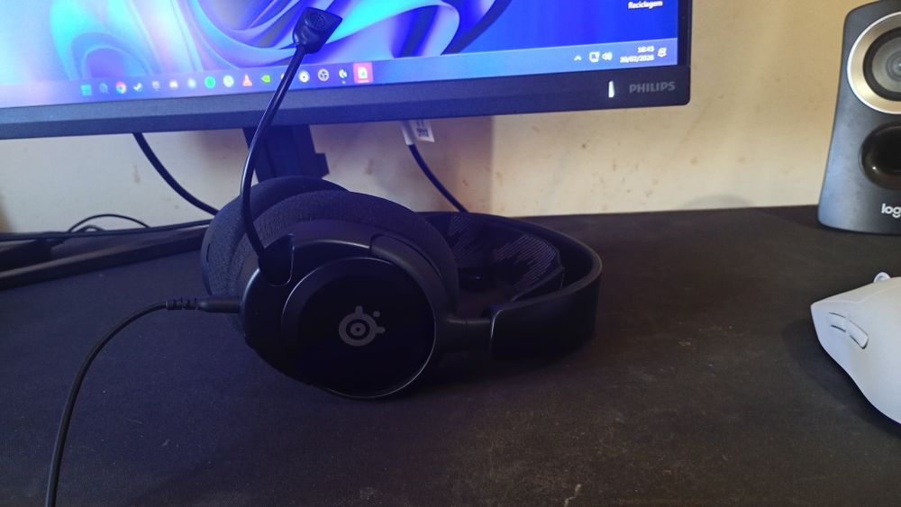 Headset Steelseries Arctis Nova 1