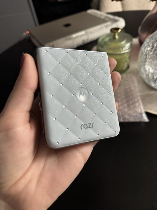 Sprzedam Motorola Razr 60 Crystals by Swarovski