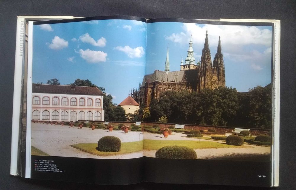 A cidade de Praga em 290 fotografias a cores