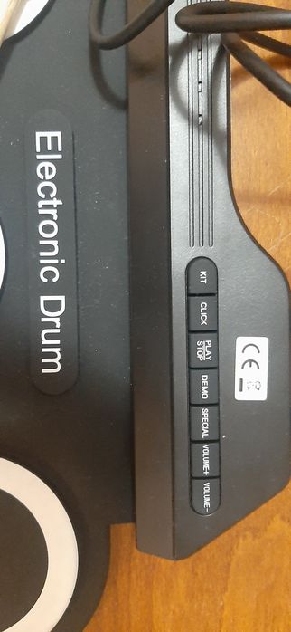 Bateria Eletrónica compacta.