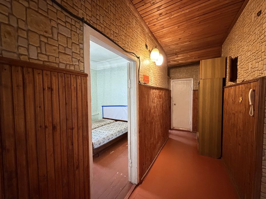 Продаж 2-кімнатної квартири вул. Вадима Гурова, 11