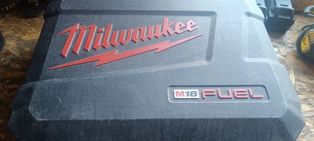 Gwoździarka Milwaukee m18 ffn502x