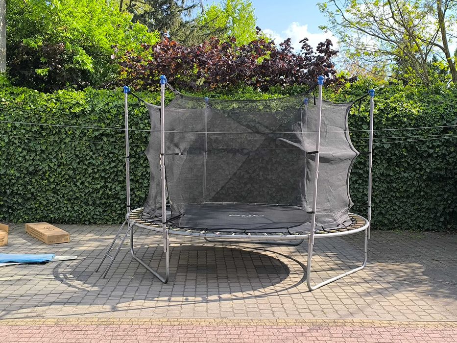 Trampolina ogrodowa