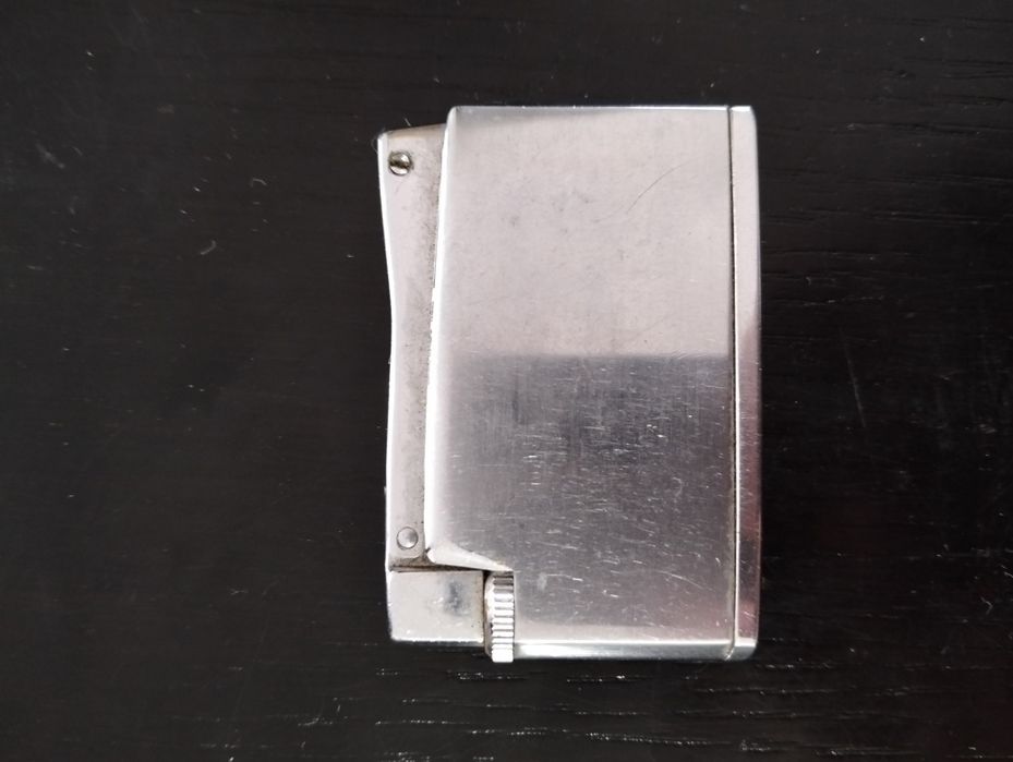 Isqueiro em Aço Antigo