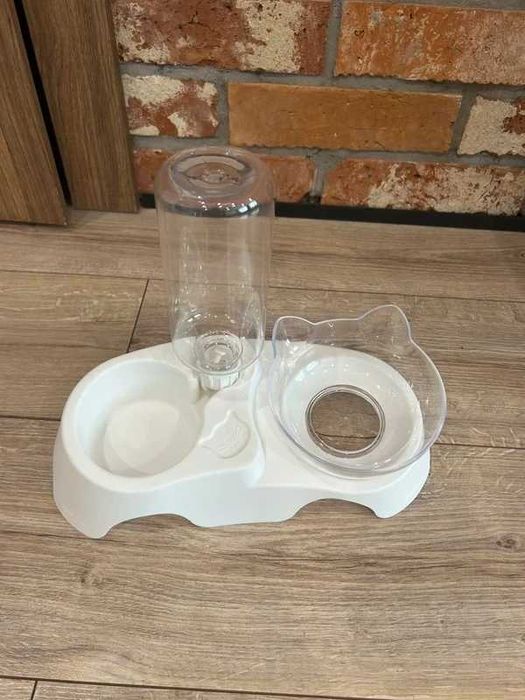 Miska i dozownik do wody dla kota