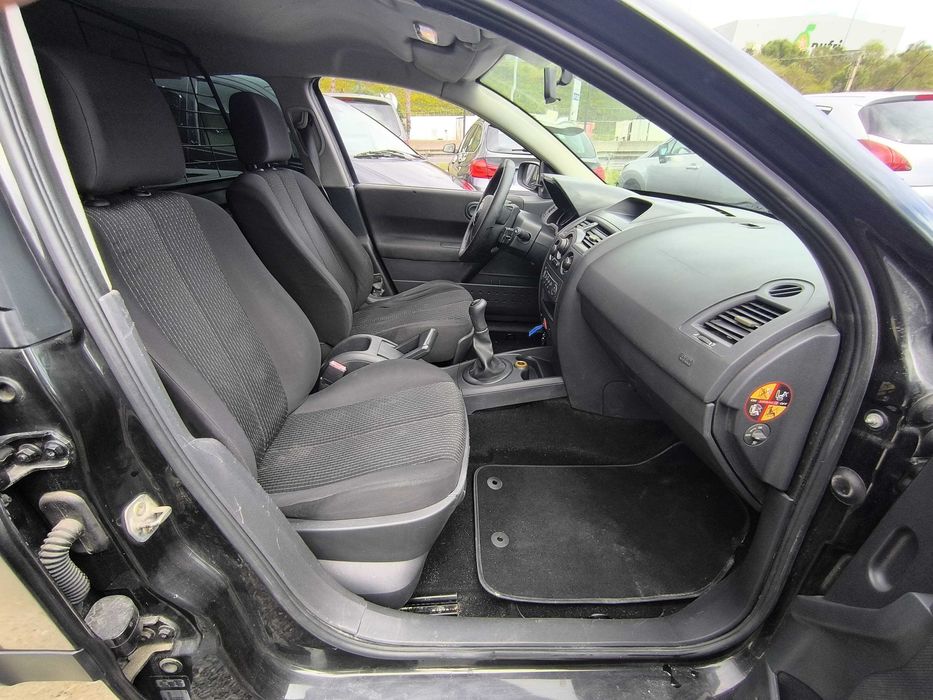 Mégane Comercial Preto 100cv A/C